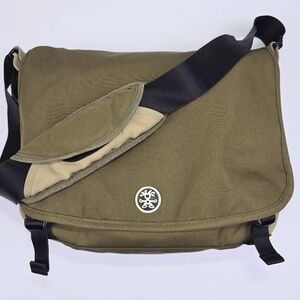 Crumpler The Considerable Embarrassment Laptop Messenger Bag 15" Olive Khaki